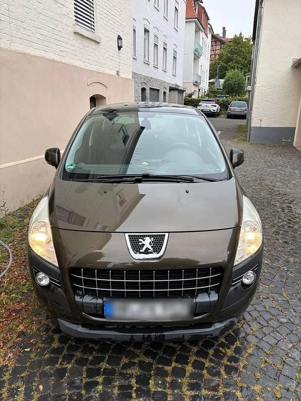 Braun Gebraucht 2011 Peugeot 3008 SUV | 4.999 € - Bild 1/4