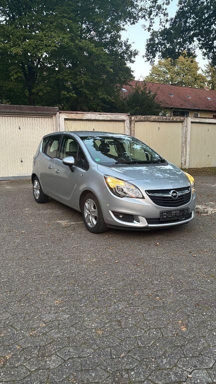 Silber Gebraucht 2014 Opel Meriva Innovation Van / Kleinbus | 4.699 € (Guter Preis) - Bild 1/4