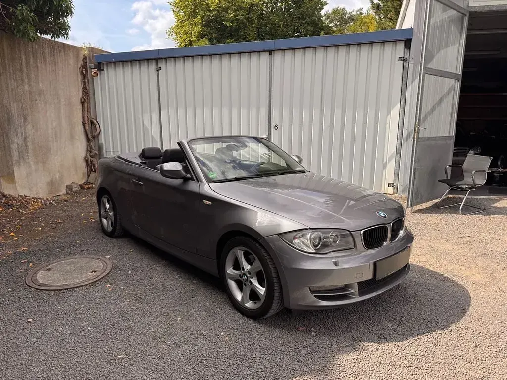 Gebraucht BMW 118 Cabriolet 143 PS (105 kW) 2011 Silber Cabrio
