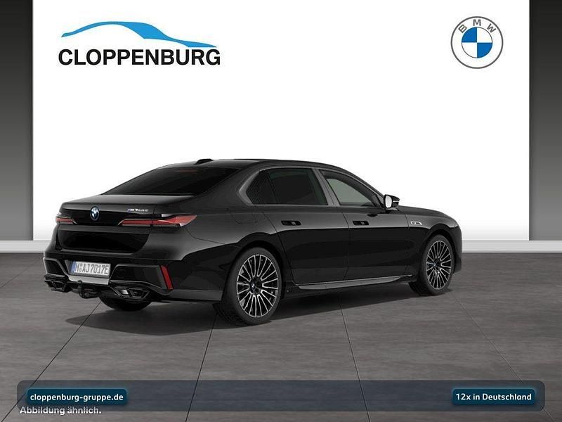 Gebraucht BMW M760e Performance 571 PS (419 kW) 2025 Schwarz Limousine