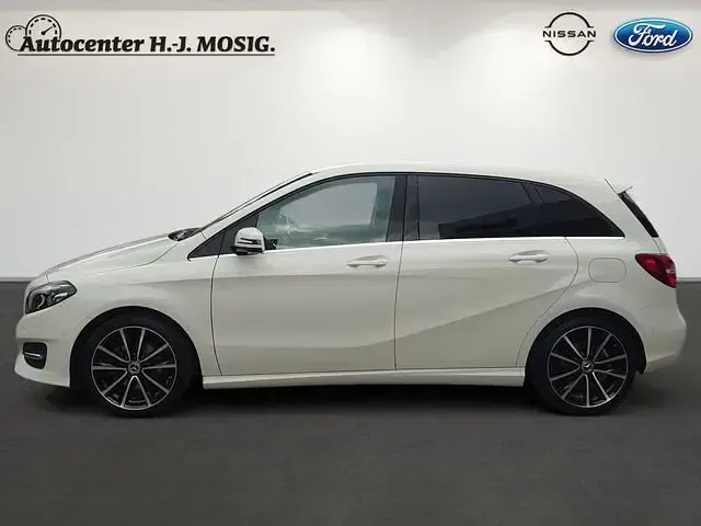 Gebraucht Mercedes B200 Urban 156 PS (114 kW) 2017 Weiß braun Kleinwagen