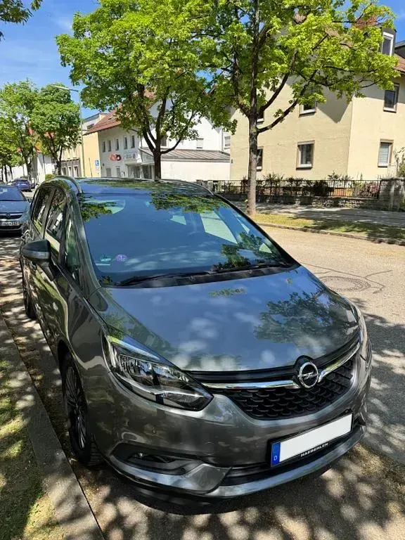 Gebraucht Opel Zafira S 136 PS (100 kW) 2019 Grau Van / Kleinbus
