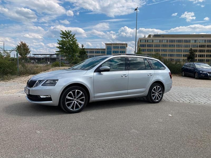 Silber Gebraucht 2019 Skoda Octavia Kombi | 10.000 € (Superpreis) - Bild 1/4
