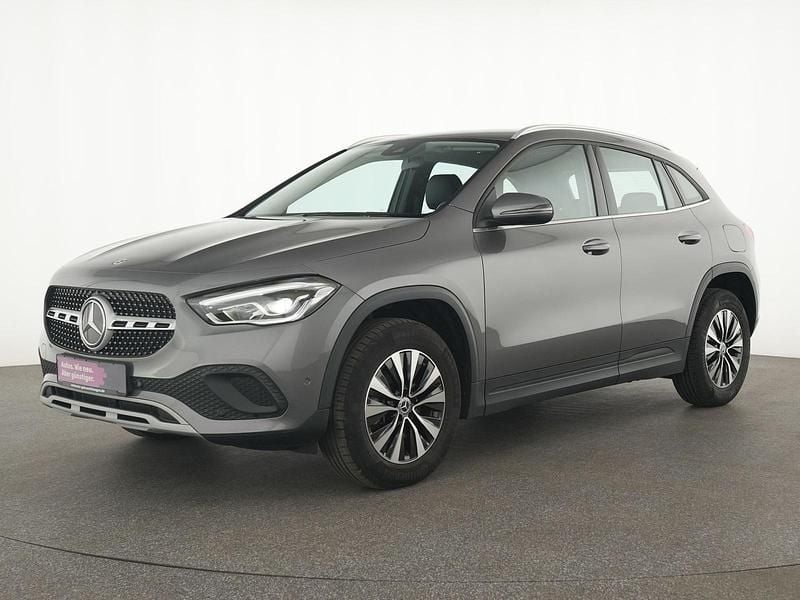 Mountaingrau Gebraucht 2023 Mercedes GLA180 Style SUV | 29.499 € (Superpreis) - Bild 1/4