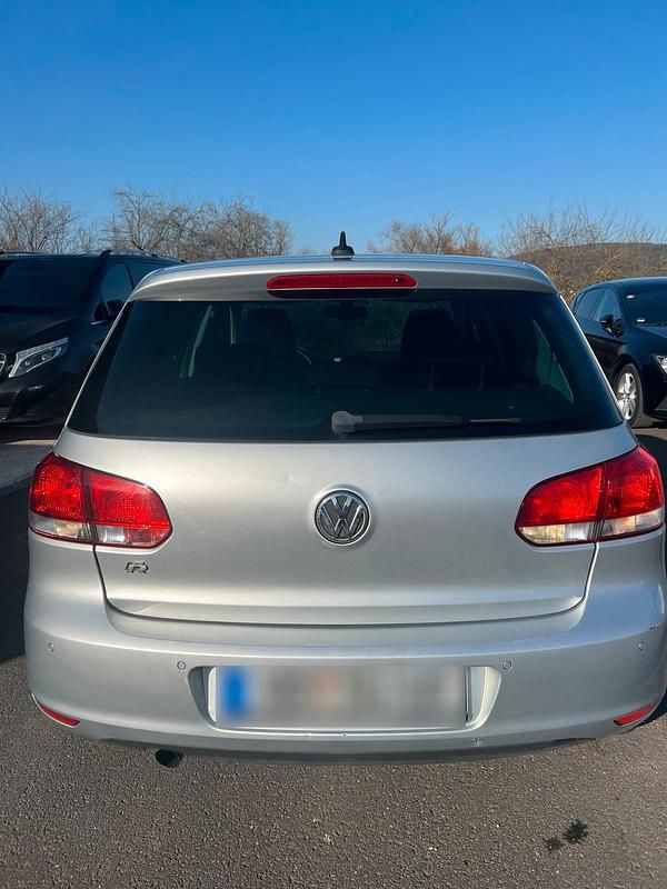 Gebraucht VW Golf VI 105 PS (77 kW) 2011 Grau Kleinwagen