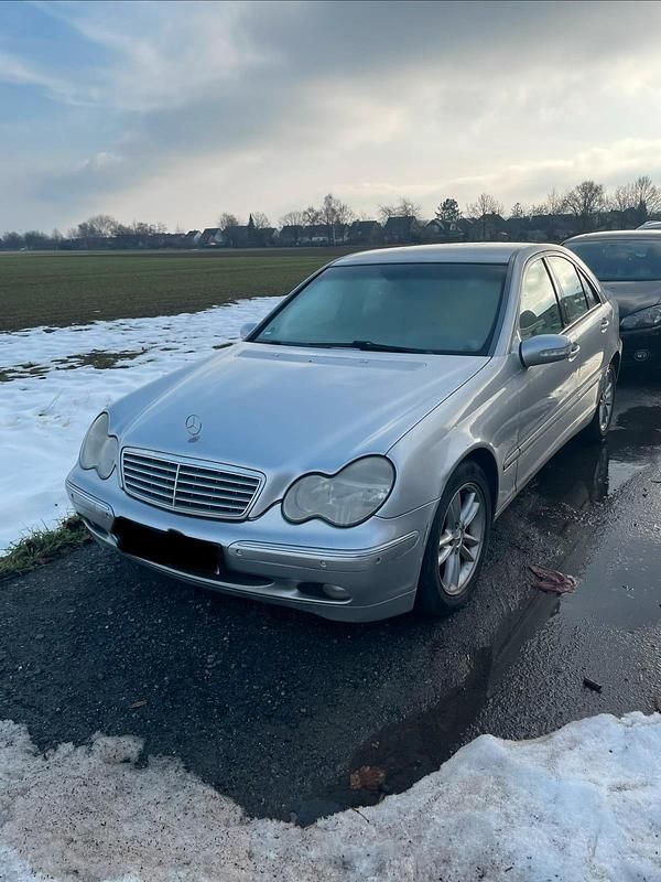 Gebraucht Mercedes C220 143 PS (105 kW) 2001 Silber Limousine