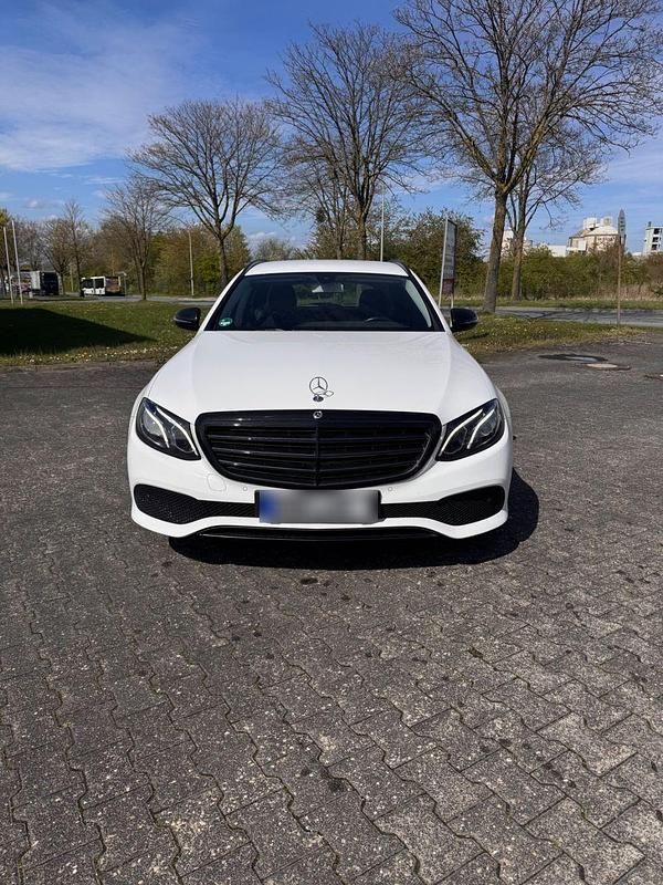 Brugt Mercedes E220 Night 194 HK (142 kW) 2017 Hvid Stationcar