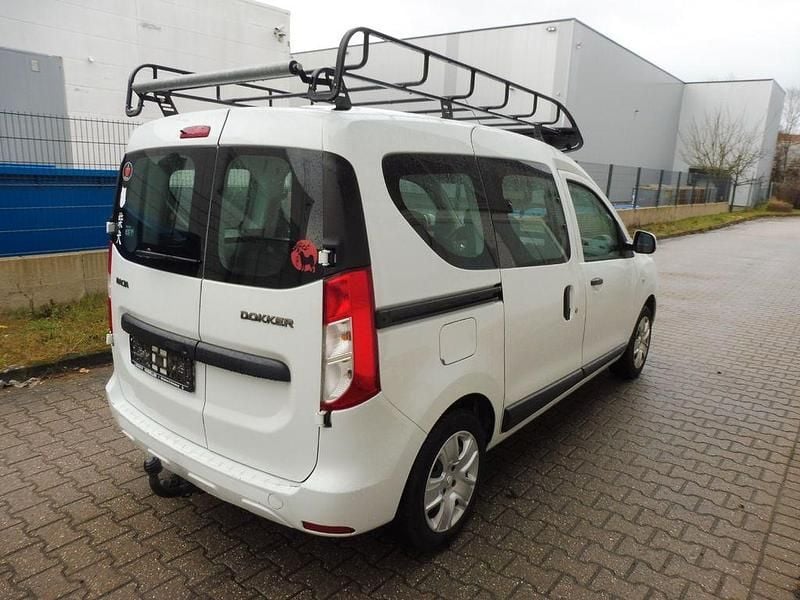 Gebraucht Dacia Dokker Comfort 102 PS (75 kW) 2018 Weiß Van / Kleinbus