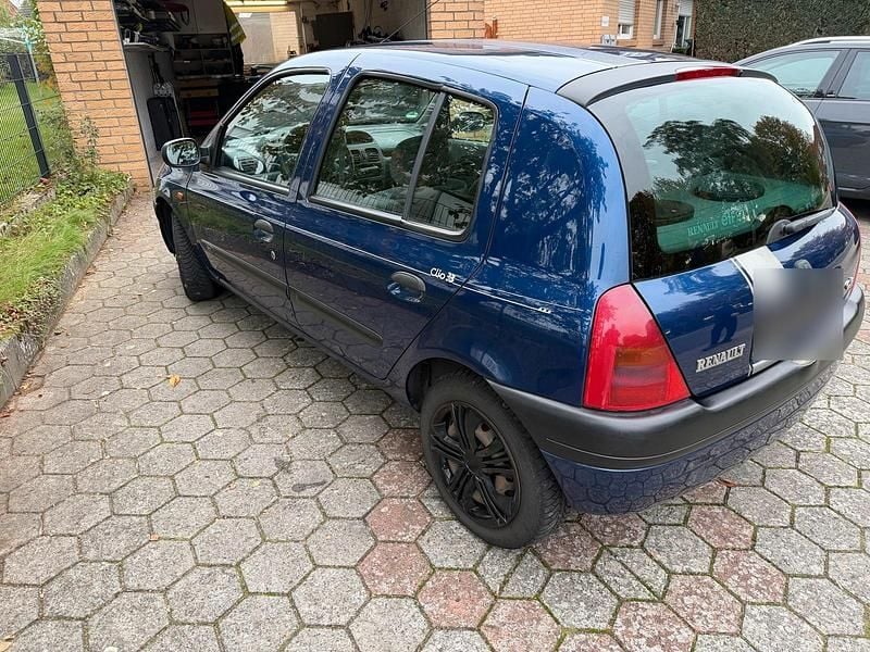 Gebraucht Renault Clio II 75 PS (55 kW) 2001 Blau Kleinwagen