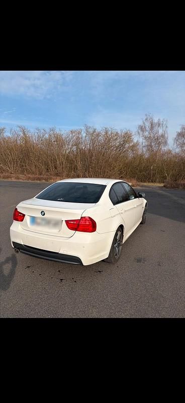 Gebraucht BMW 320 M Sport 184 PS (135 kW) 2011 Weiß Limousine