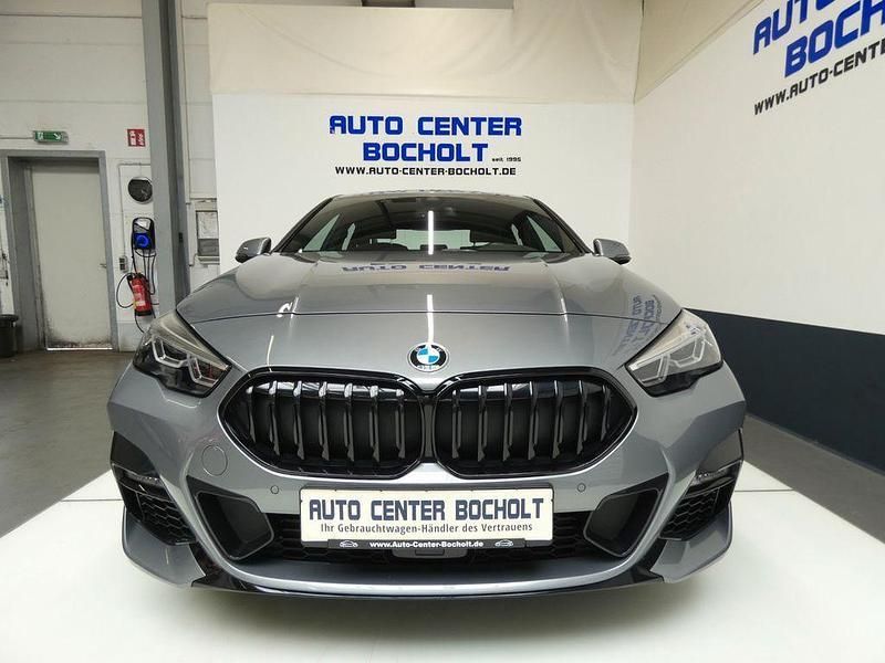 Grau Gebraucht 2024 BMW 218 M Sport Coupé | 29.800 € (Guter Preis) - Bild 1/4