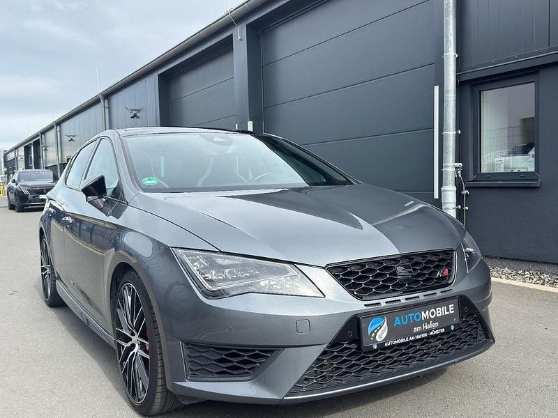 Grau Gebraucht 2015 Cupra Leon Limousine | 19.490 € (Fairer Preis) - Bild 1/4