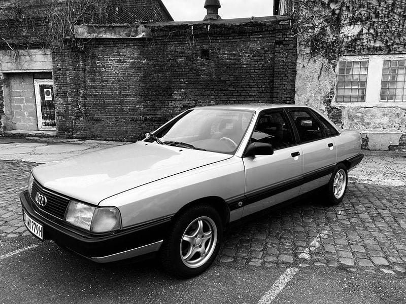 Second-hand Audi 100 90 CP (66 kW) 1990 Auriu Berlinǎ