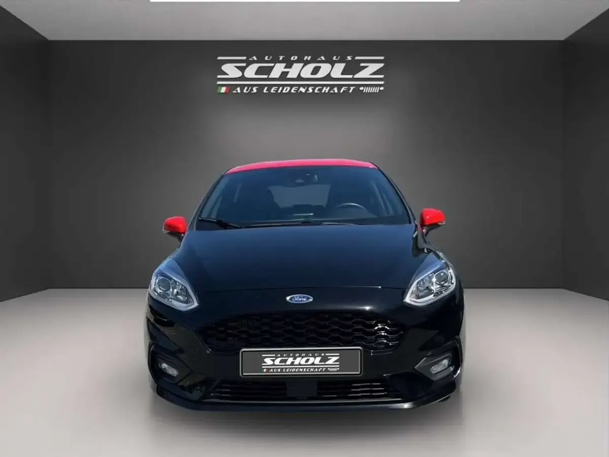 Gebraucht Ford Fiesta 101 PS (74 kW) 2017 Schwarz Kleinwagen