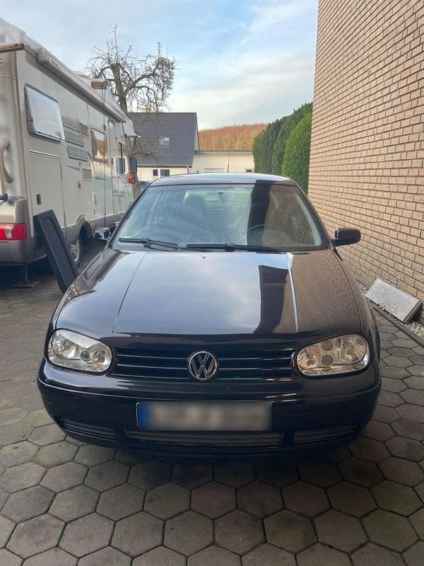 Schwarz Gebraucht 2003 VW Golf IV Kombi | 1.300 € (Guter Preis) - Bild 1/4