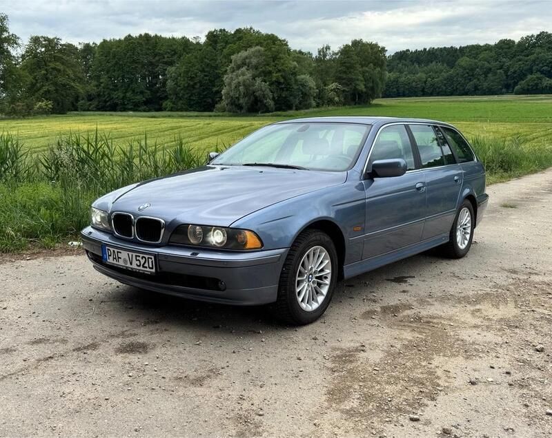 Blau Gebraucht 2001 BMW 520 Kombi | 900 € (Superpreis) - Bild 1/4