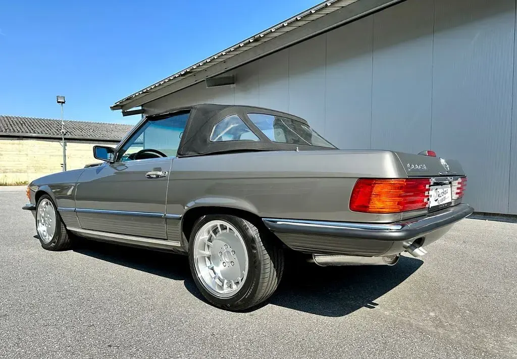 Gebraucht Mercedes 560 231 PS (169 kW) 1989 Grau Cabrio