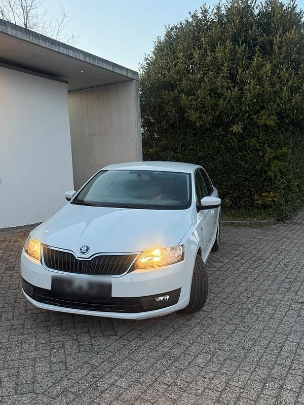Gebraucht Skoda Rapid 110 PS (80 kW) 2014 Weiß Kleinwagen