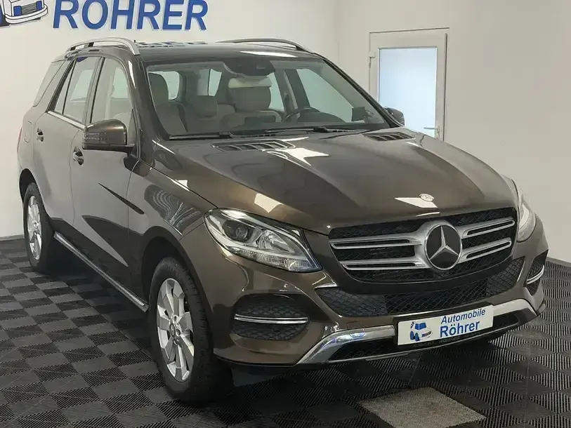 Gebraucht Mercedes GLE350 258 PS (189 kW) 2016 Braun 796 (manufaktur citrinbraun  meta (metallic) SUV