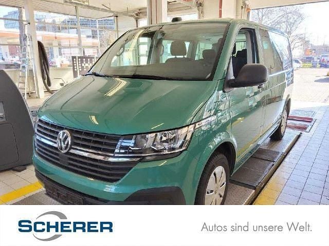 Gebraucht VW Multivan Family 110 PS (80 kW) 2021 Bay leaf green metallic Van