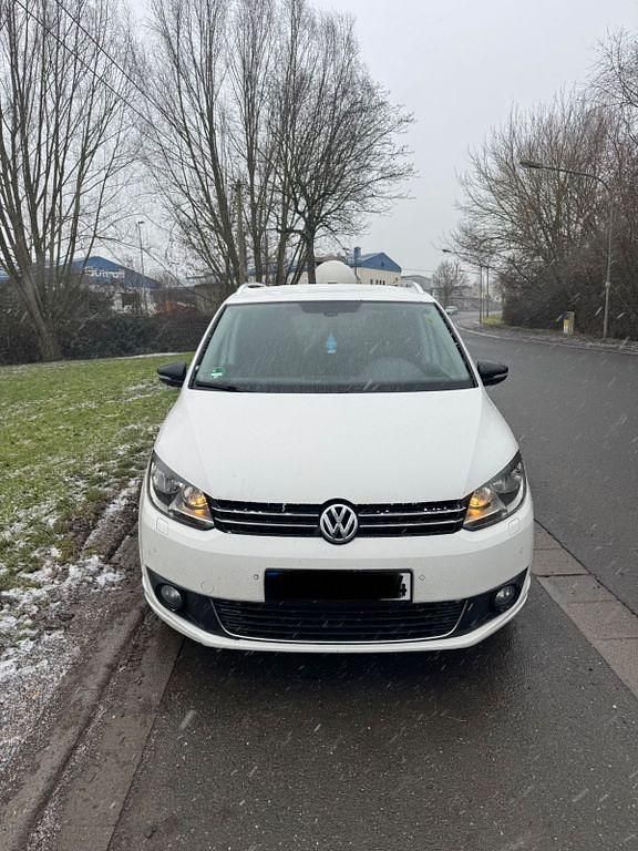 Gebraucht VW Touran 105 PS (77 kW) 2011 Weiß Van / Kleinbus