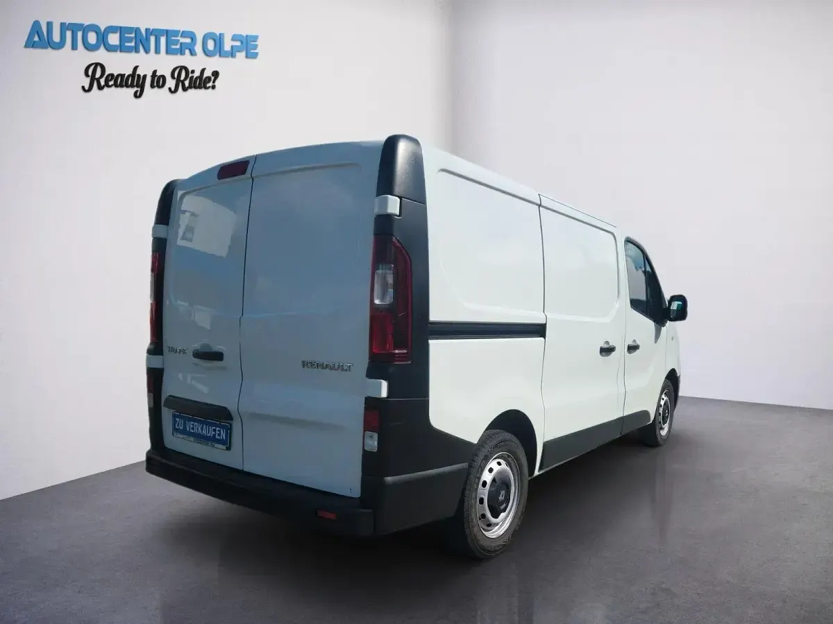 Gebraucht Renault Trafic 95 PS (69 kW) 2016 Weiß Van / Kleinbus