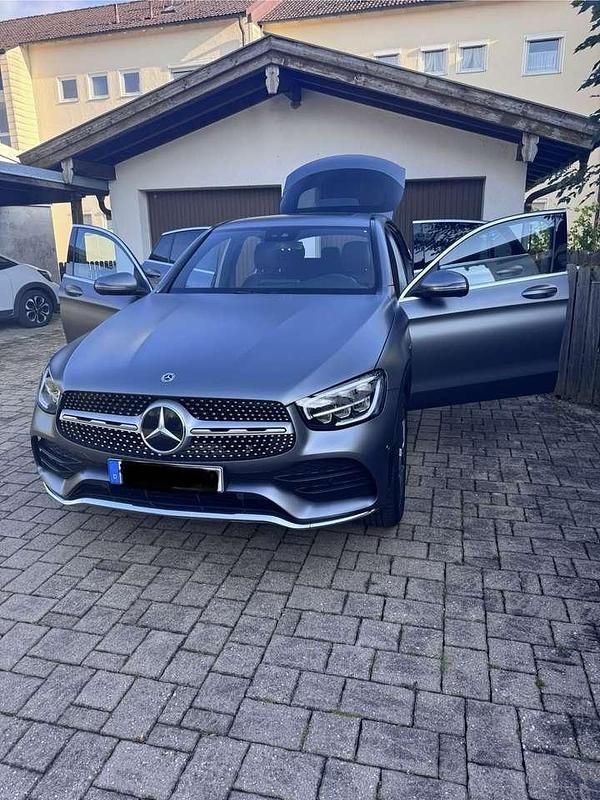 Gebraucht Mercedes GLC300e 211 PS (155 kW) 2021 Grau SUV