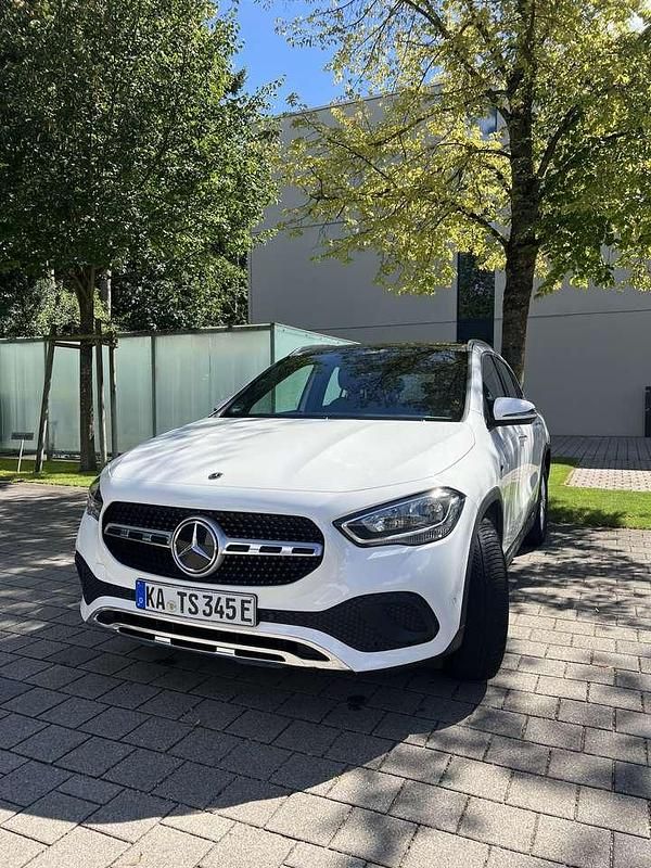 Gebraucht 2020 Mercedes GLA250 Progressive SUV | 29.000 € (Guter Preis) - Bild 1/4