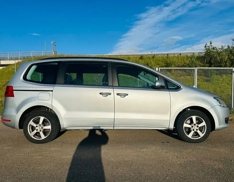 Gebraucht VW Sharan Trendline 150 PS (110 kW) 2011 Silber Van / Kleinbus