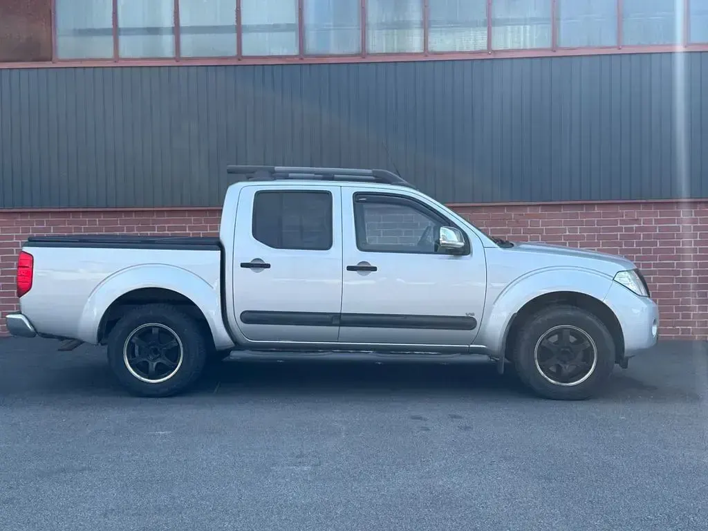 Gebraucht Nissan Navara 231 PS (169 kW) 2011 Silber Pickup