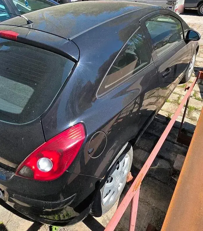 Second-hand Opel Corsa 80 CP (58 kW) 2009 Negru Hatchback