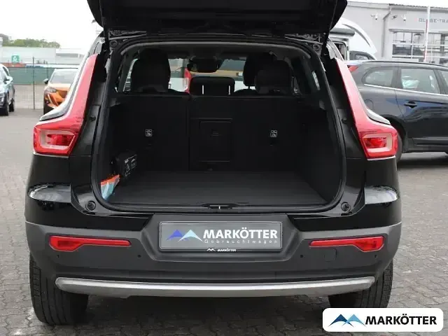 Gebraucht Volvo XC40 Momentum 190 PS (139 kW) 2018 Stone) / solid (schwarz SUV