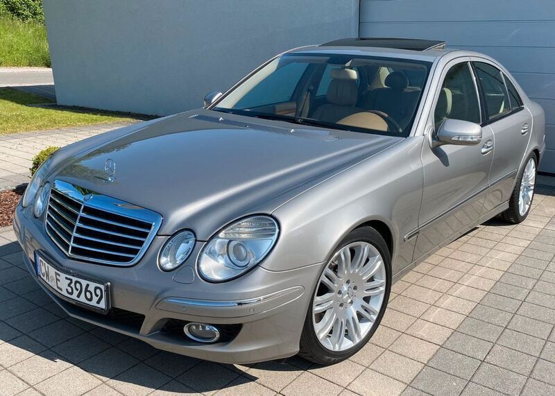 Silber Gebraucht 2007 Mercedes E420 Limousine | 14.900 € - Bild 1/4