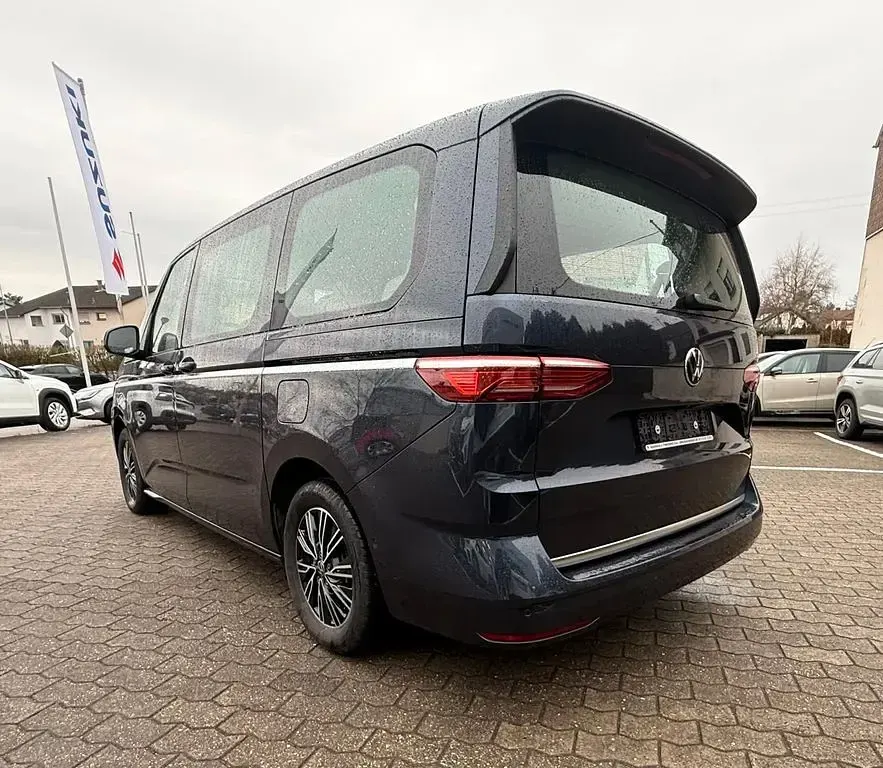 Gebraucht VW Multivan 150 PS (110 kW) 2024 Blau Van / Kleinbus