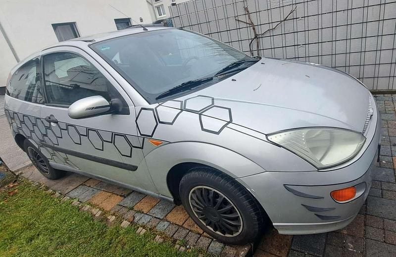 Gebraucht 1999 Ford Focus Ghia Limousine | 800 € (Superpreis) - Bild 1/4