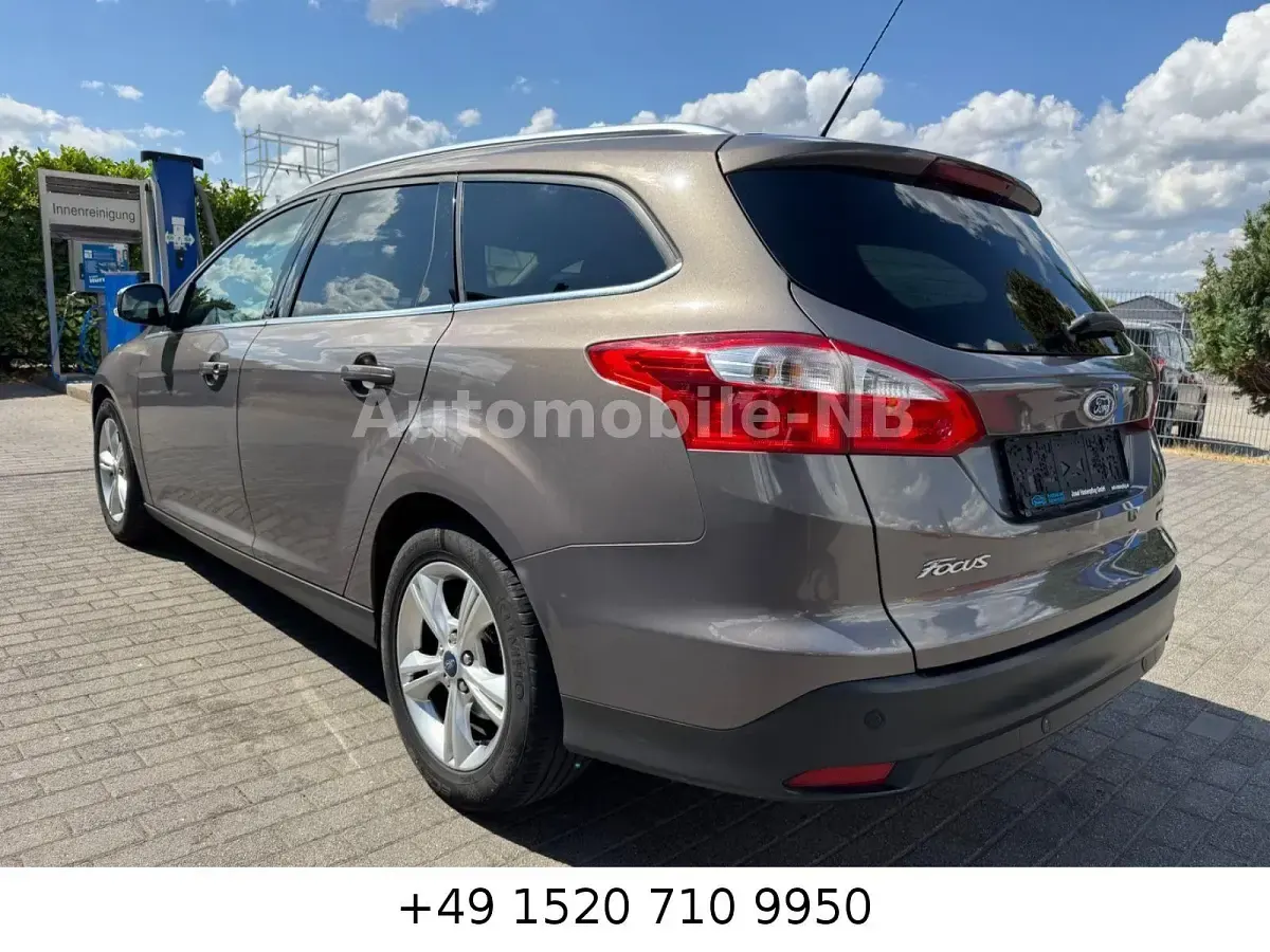Gebraucht Ford Focus Champions Edition 125 PS (91 kW) 2012 Braun Kombi