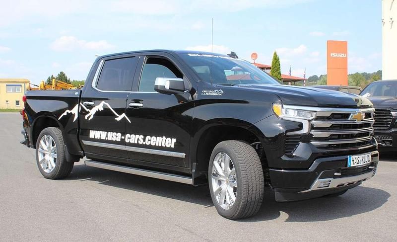 Neu Chevrolet Silverado 309 PS (227 kW) 2025 Schwarz SUV