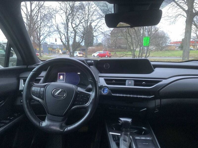 Gebraucht Lexus UX 184 PS (135 kW) 2020 Schwarz SUV
