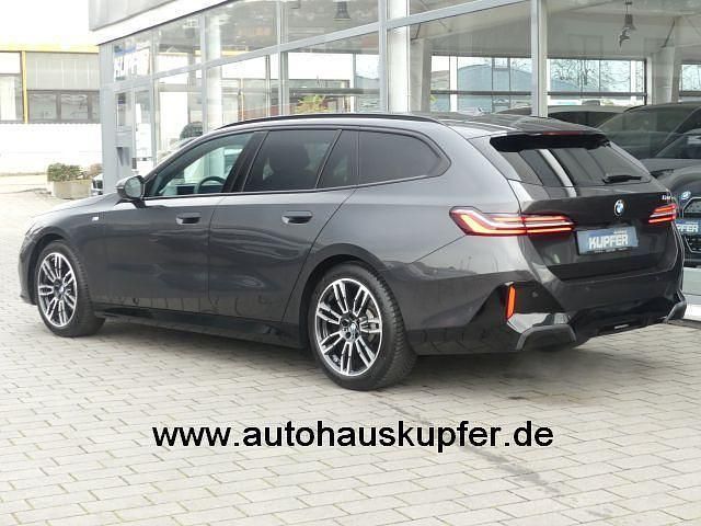 Gebraucht BMW 520 Performance 204 PS (150 kW) 2025 Grau Limousine
