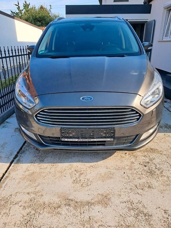 Grau Gebraucht 2017 Ford Galaxy Titanium Van / Kleinbus | 13.480 € (Guter Preis) - Bild 1/4