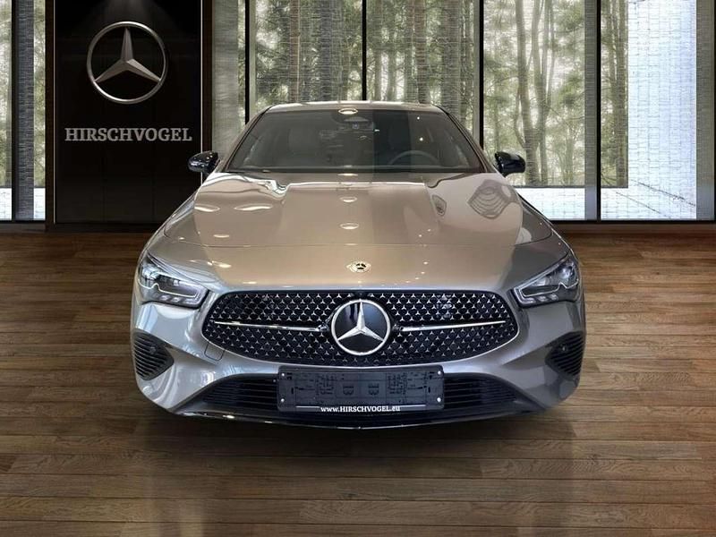 Gebraucht Mercedes CLA200 Shooting Brake Progressive 163 PS (119 kW) 2025 Mountaingrau Kombi