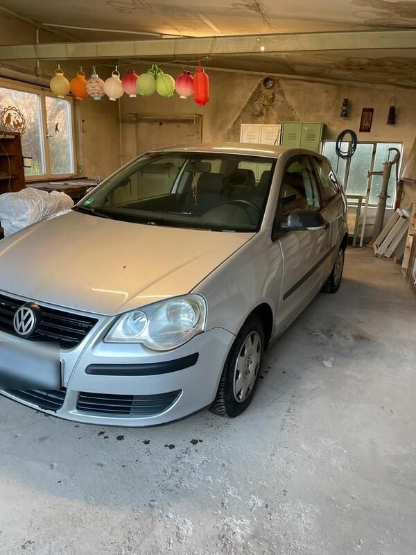 Silber Gebraucht 2009 VW Polo Trendline Limousine | 1.650 € (Fairer Preis) - Bild 1/4