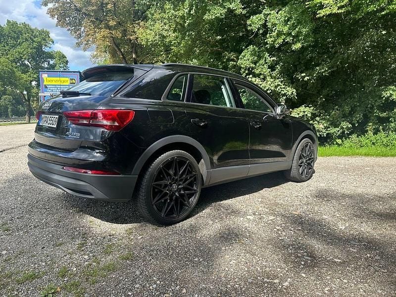 Schwarz Gebraucht 2019 Audi Q3 SUV | 22.999 € (Guter Preis) - Bild 1/4
