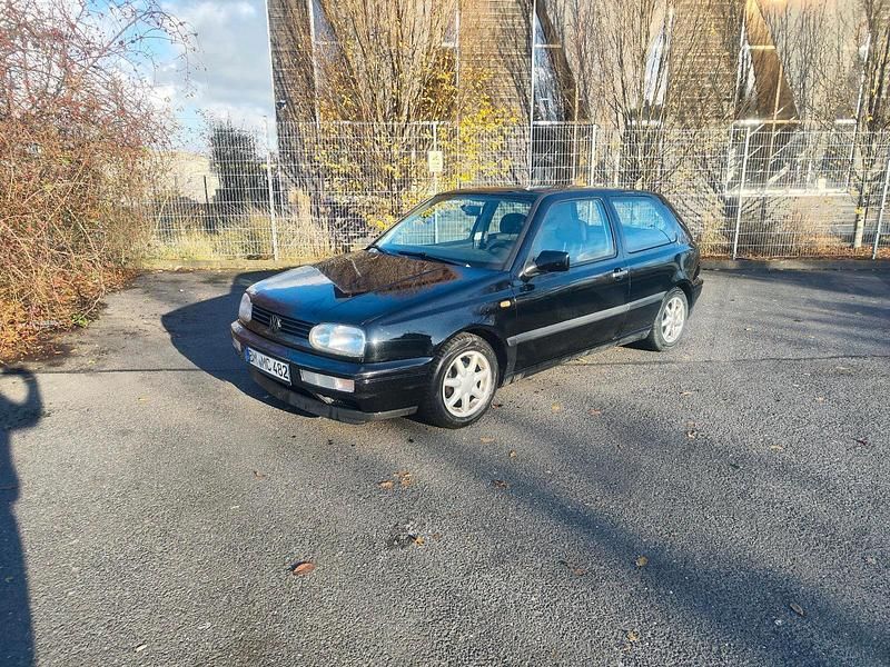 Schwarz Gebraucht 1996 VW Golf III Kleinwagen | 1.600 € (Fairer Preis) - Bild 1/4