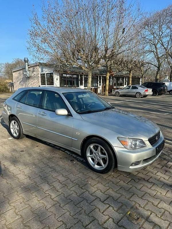Gebraucht Lexus IS200 155 PS (114 kW) 2004 Silber Kombi