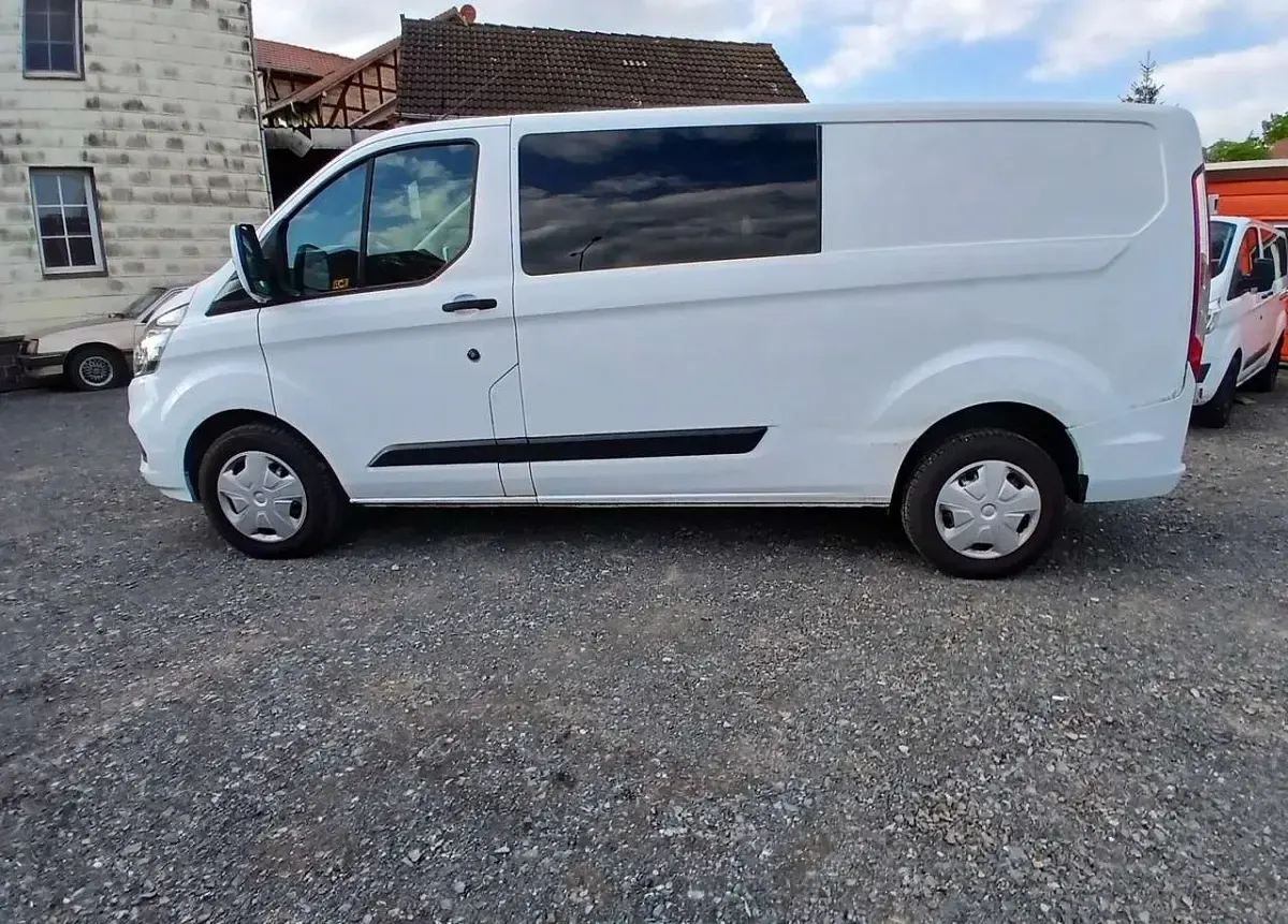 Gebraucht Ford Transit Custom Trend 131 PS (96 kW) 2020 Frostweiß Van / Kleinbus