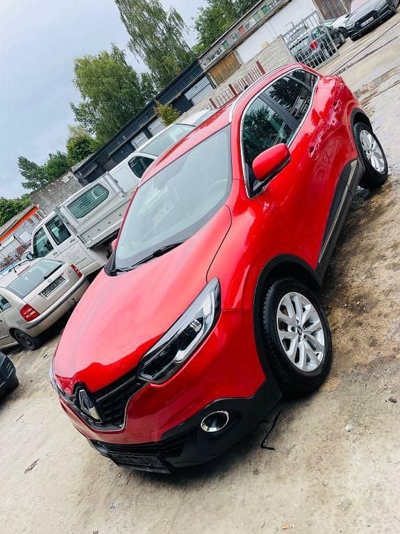 Rot Gebraucht 2017 Renault Kadjar Experience SUV | 7.999 € (Superpreis) - Bild 1/4