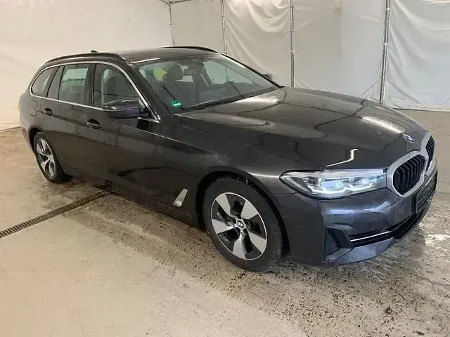 Używany BMW 520 190 KM (139 kW) 2022 Szary Kombi