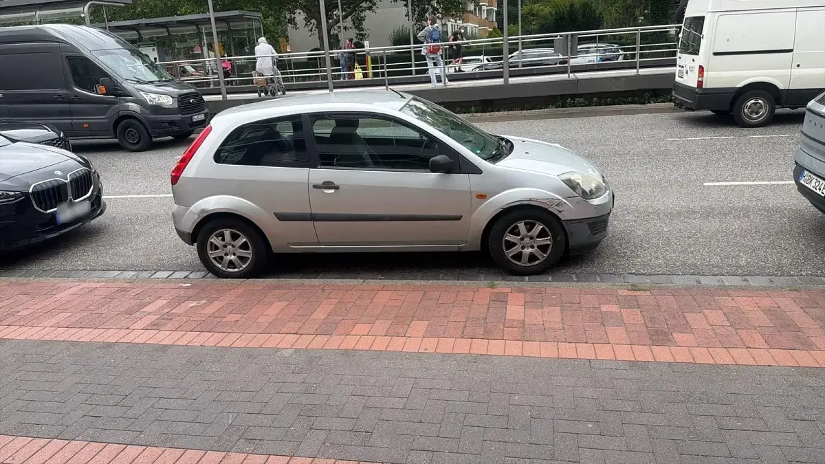 Gebraucht Ford Focus 103 PS (75 kW) 2005 Silber Kleinwagen