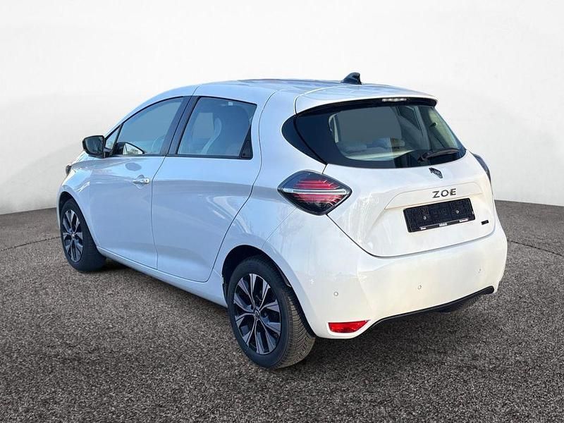 Gebraucht Renault Zoe 80 kW (110 PS) 2023 Gletscherweiss Kleinwagen